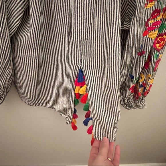 Floreat Soleil floral embroidered striped cotton peasant top w/ tassels Size XSP - Picture 7 of 13